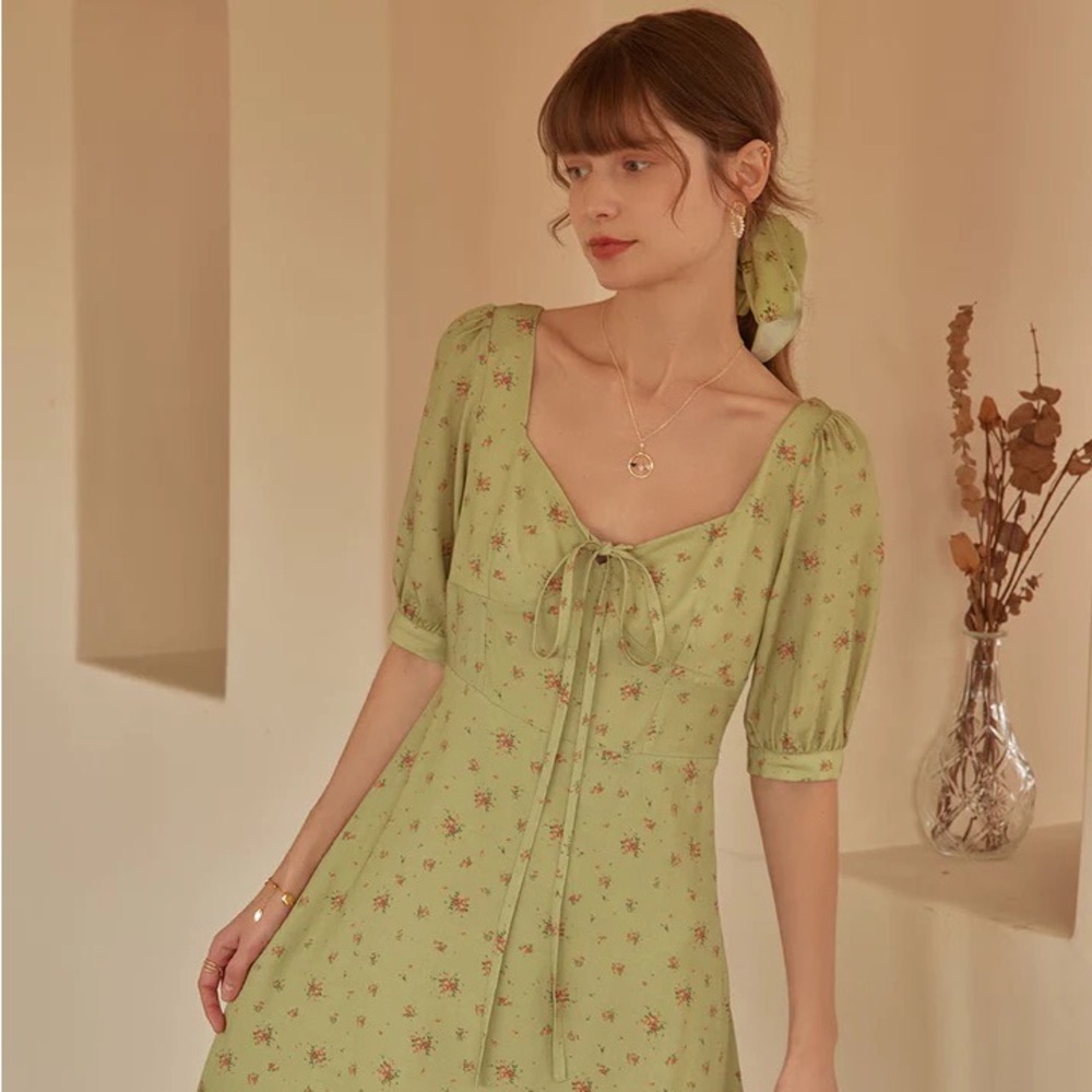 Brand new Simple Retro green floral tie neckline mini dress